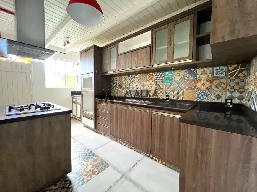 Casa, 5 quartos, 200 m² - Foto 4