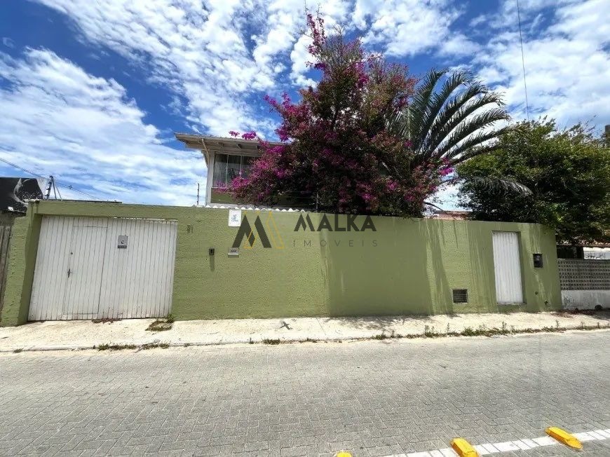 Casa, 5 quartos, 200 m² - Foto 1