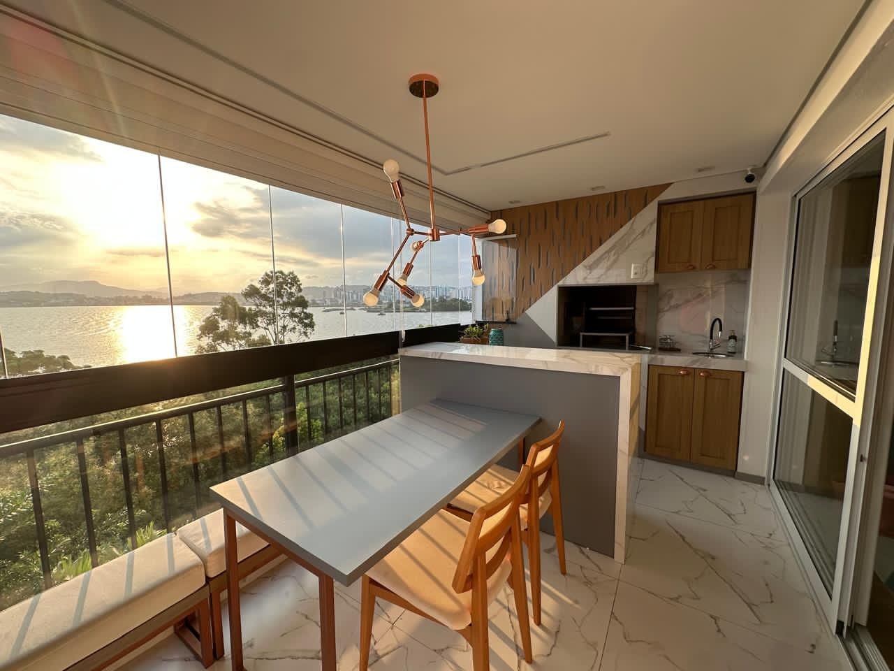 Apartamento, 3 quartos, 140 m² - Foto 1