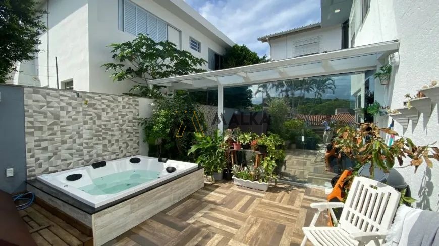 Casa, 3 quartos, 230 m² - Foto 2